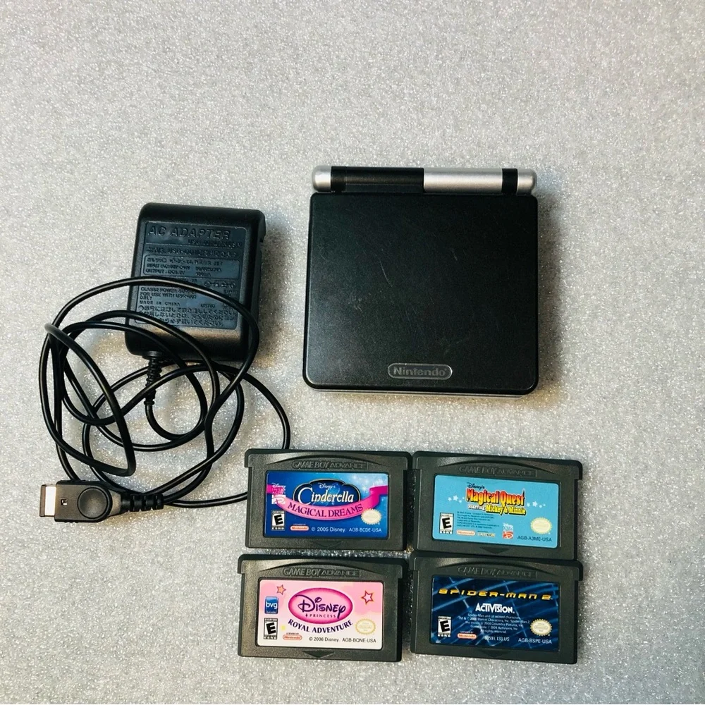 Nintendo Gameboy Advance SP Limited Edition Platinum & Onyx AGS-001 W/ 4 Games